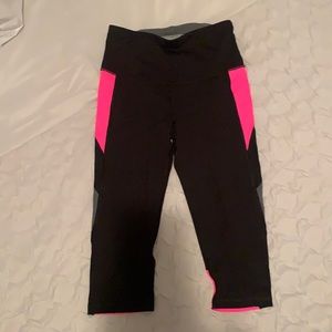 Knockout by Victoria secret crop workout pant .